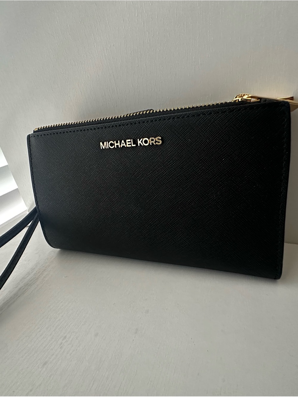 Michael Kors Black Saffiano Zip Wristlet with Gold Hardware NWOT